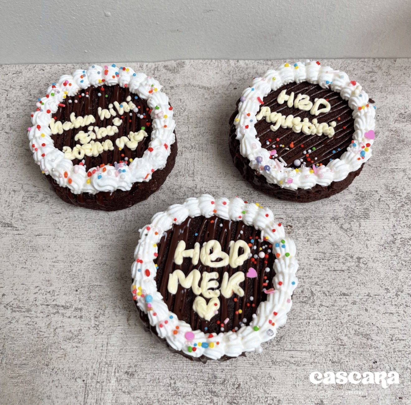 Tulisan CREAM - Mini Lettering Brownie Cake d-10cm